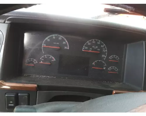 VOLVO VNL GAUGE CLUSTER