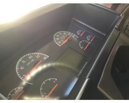 VOLVO VNL GAUGE CLUSTER