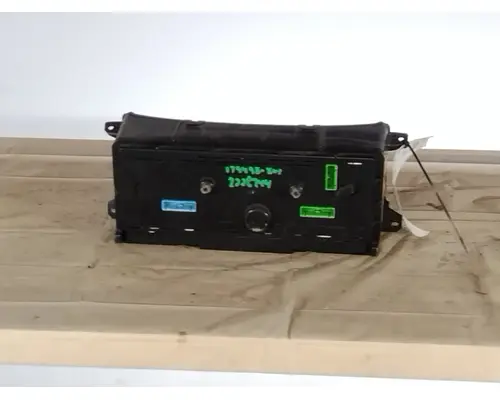 VOLVO VNL GAUGE CLUSTER