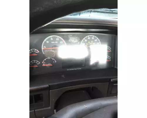 VOLVO VNL GAUGE CLUSTER