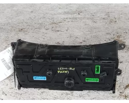 VOLVO VNL GAUGE CLUSTER