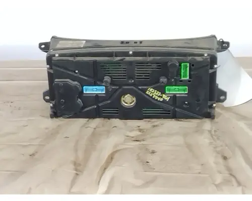 VOLVO VNL GAUGE CLUSTER