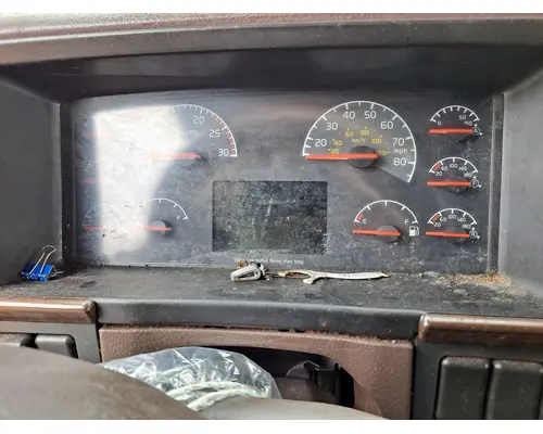 VOLVO VNL GAUGE CLUSTER