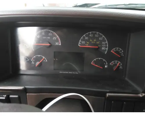 VOLVO VNL GAUGE CLUSTER
