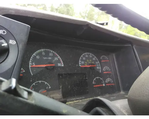 VOLVO VNL GAUGE CLUSTER