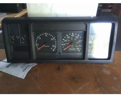 VOLVO VNL GAUGE CLUSTER