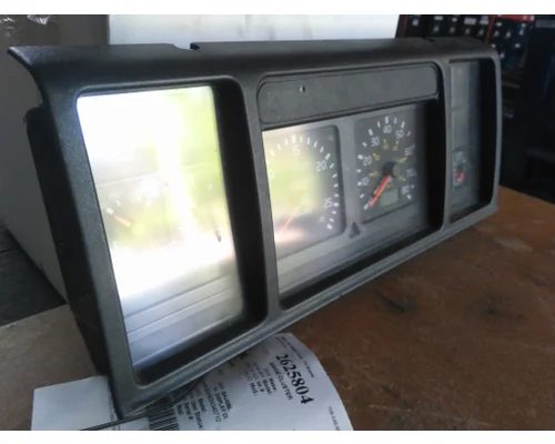 VOLVO VNL GAUGE CLUSTER