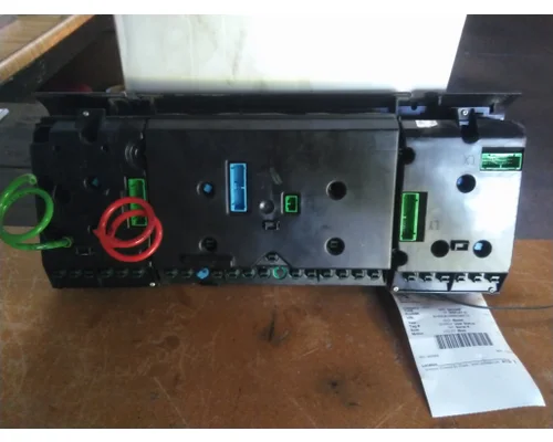 VOLVO VNL GAUGE CLUSTER