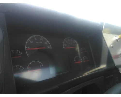 VOLVO VNL GAUGE CLUSTER