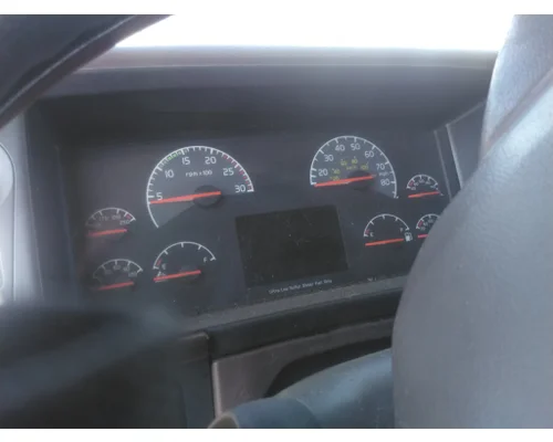VOLVO VNL GAUGE CLUSTER