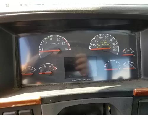 VOLVO VNL GAUGE CLUSTER