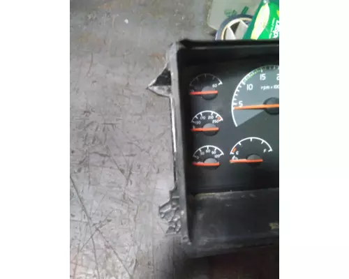 VOLVO VNL GAUGE CLUSTER