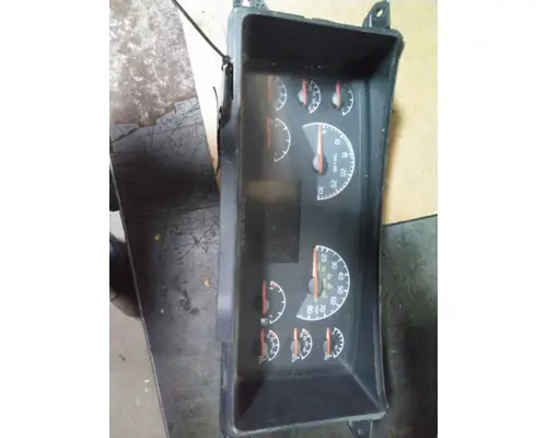 VOLVO VNL GAUGE CLUSTER