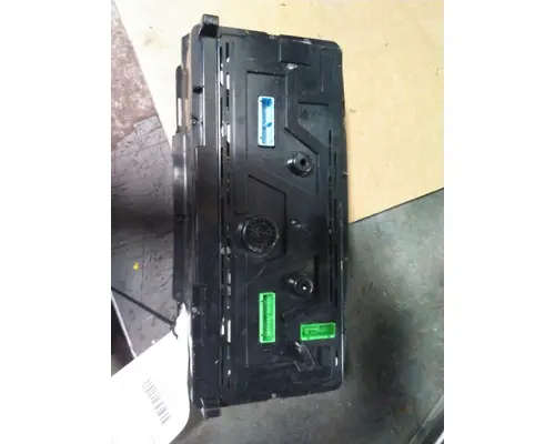 VOLVO VNL GAUGE CLUSTER