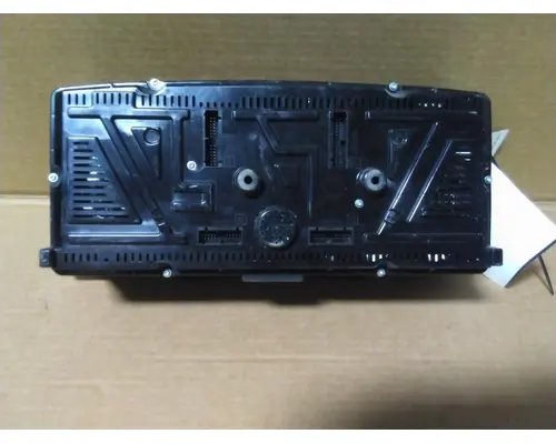 VOLVO VNL GAUGE CLUSTER