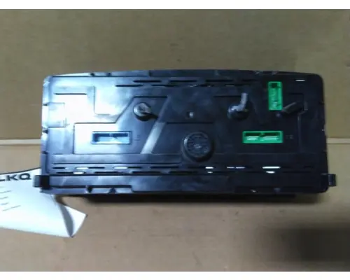 VOLVO VNL GAUGE CLUSTER