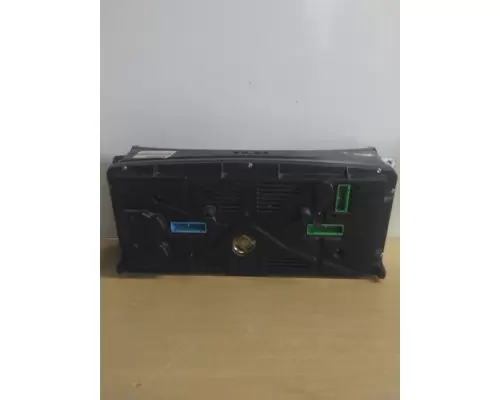 VOLVO VNL GAUGE CLUSTER