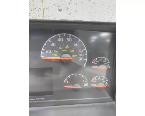 VOLVO VNL GAUGE CLUSTER