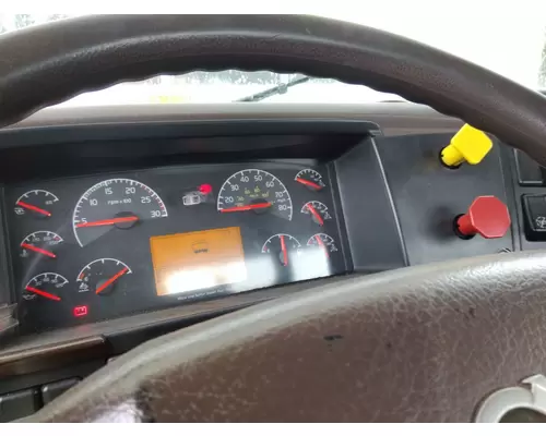 VOLVO VNL GAUGE CLUSTER