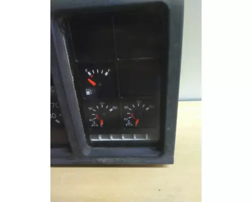 VOLVO VNL GAUGE CLUSTER