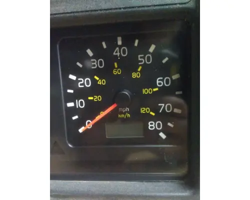 VOLVO VNL GAUGE CLUSTER