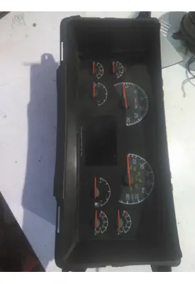 VOLVO VNL GAUGE CLUSTER