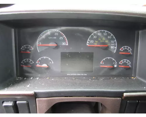 VOLVO VNL GAUGE CLUSTER