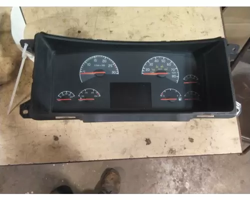 VOLVO VNL GAUGE CLUSTER