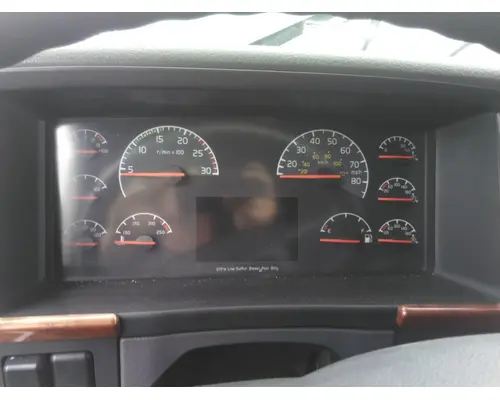 VOLVO VNL GAUGE CLUSTER