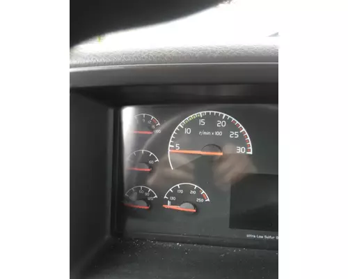 VOLVO VNL GAUGE CLUSTER