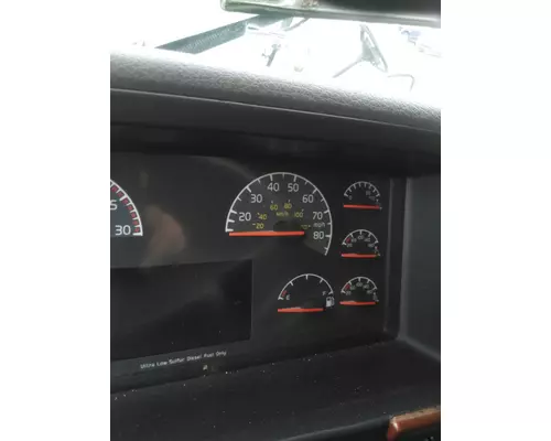 VOLVO VNL GAUGE CLUSTER