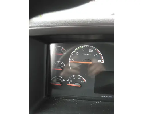 VOLVO VNL GAUGE CLUSTER