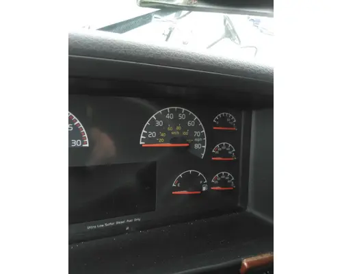 VOLVO VNL GAUGE CLUSTER
