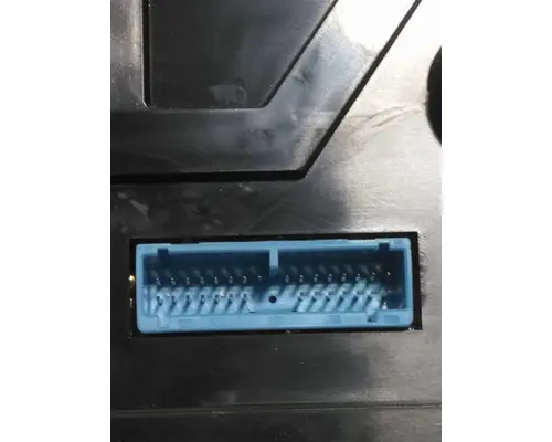 VOLVO VNL GAUGE CLUSTER