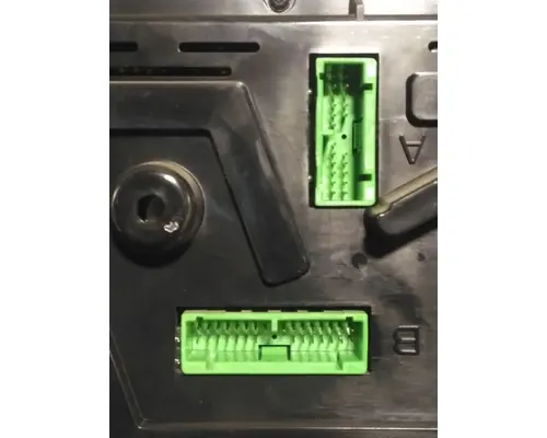 VOLVO VNL GAUGE CLUSTER