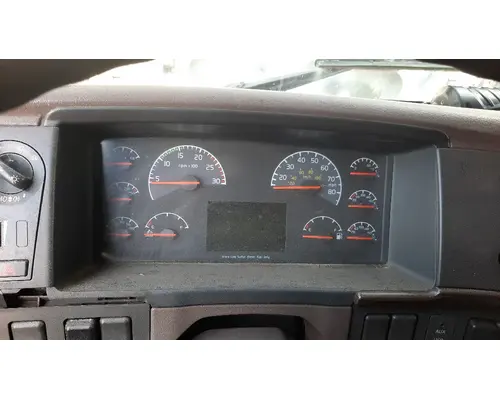 VOLVO VNL GAUGE CLUSTER