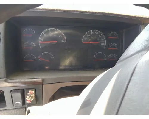 VOLVO VNL GAUGE CLUSTER