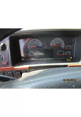 VOLVO VNL GAUGE CLUSTER