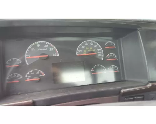 VOLVO VNL GAUGE CLUSTER