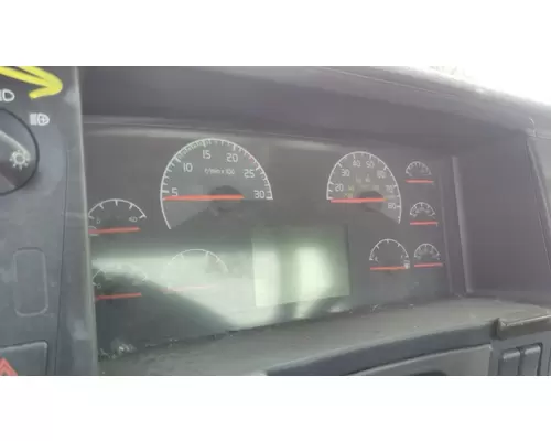 VOLVO VNL GAUGE CLUSTER