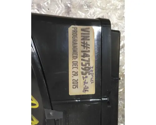 VOLVO VNL GAUGE CLUSTER