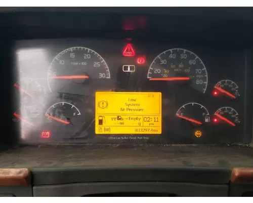 VOLVO VNL GAUGE CLUSTER