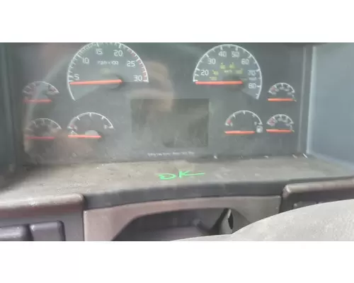 VOLVO VNL GAUGE CLUSTER