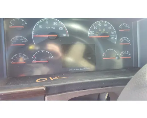 VOLVO VNL GAUGE CLUSTER