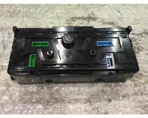 VOLVO VNL GAUGE CLUSTER