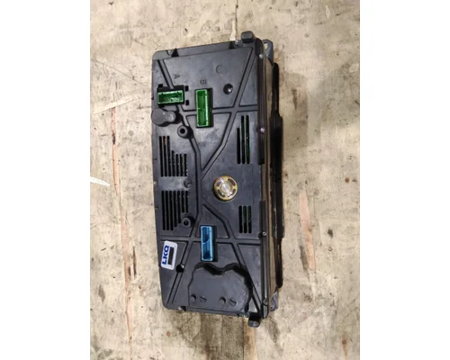 VOLVO VNL GAUGE CLUSTER
