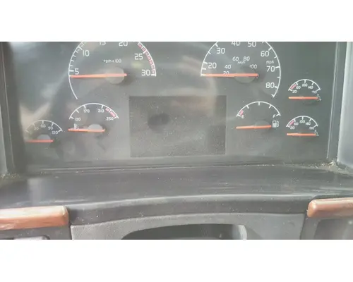 VOLVO VNL GAUGE CLUSTER