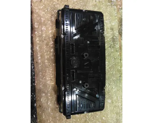 VOLVO VNL GAUGE CLUSTER