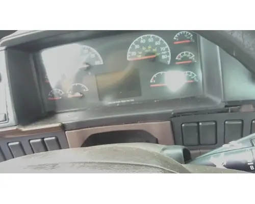 VOLVO VNL GAUGE CLUSTER
