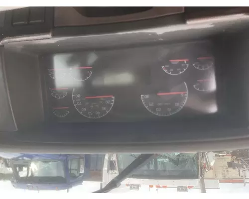 VOLVO VNL GAUGE CLUSTER